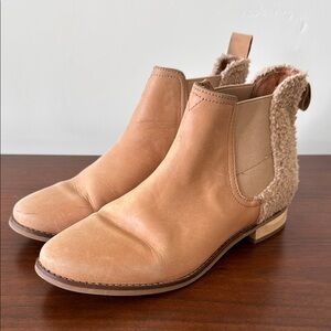 Tom’s Tan Leather Ankle Boots